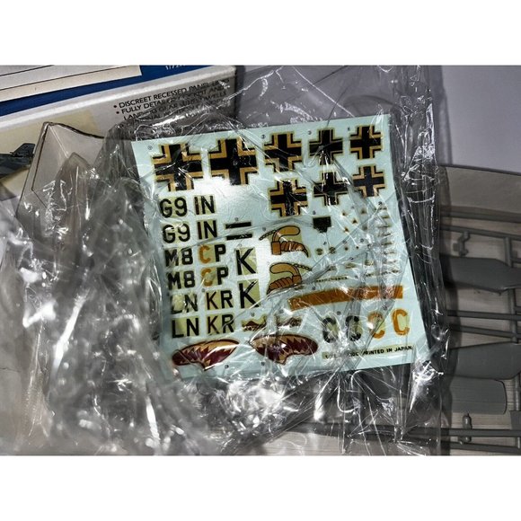 1/72 ACADEMY MINICRAFT MESSERSCHMITT Bf-109E MODEL KIT # 1668 - Picture 4 of 8